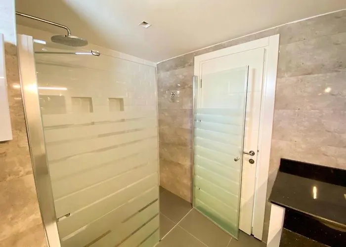 Apartmán Sa Apartments! Cleopatra Beachfront 2bd