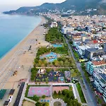 Sa Apartments! Cleopatra Beachfront 2bd Аланія