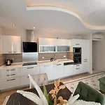 Sa Apartments! Cleopatra Beachfront 2bd 아파트