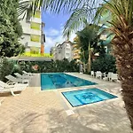 Sa Apartments! Cleopatra Beachfront 2bd Apartament *
