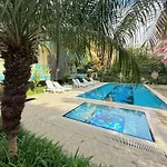 아파트 Sa Apartments! Cleopatra Beachfront 2bd 알란야