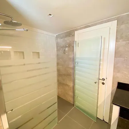 Apartment Sa Apartments! 1bd Flat 200m To The Beach!