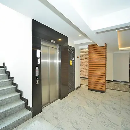 Sa Apartments! 1bd Flat 200m To The Beach!