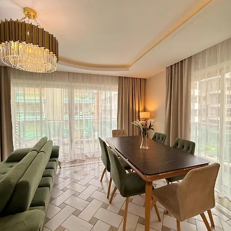 Sa Apartments! Cleopatra Beachfront 2bd * Алания