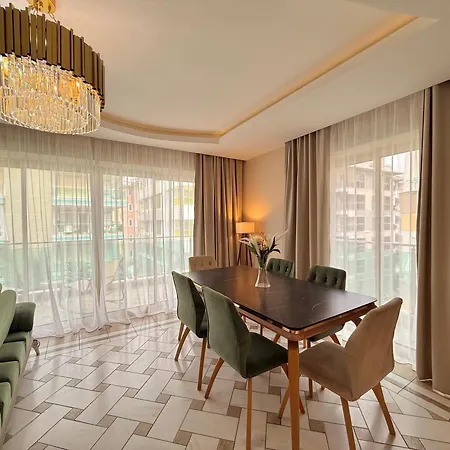 Sa Apartments! Cleopatra Beachfront 2bd * Alanya