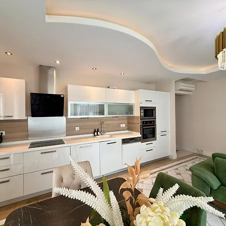 Sa Apartments! Cleopatra Beachfront 2bd * Alanya