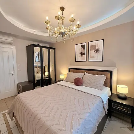 Sa Apartments! Cleopatra Beachfront 2bd Apartament