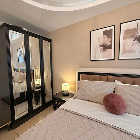 Apartament Sa Apartments! Cleopatra Beachfront 2bd *