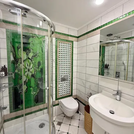 Апартаменты Sa Apartments! Cleopatra Beachfront 2bd *