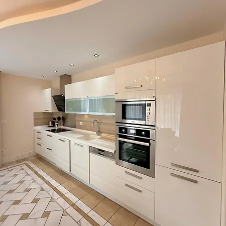 Sa Apartments! Cleopatra Beachfront 2bd * Алания