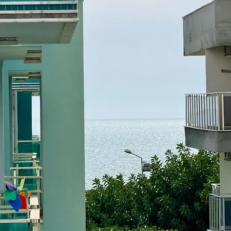 Sa Apartments! Cleopatra Beachfront 2bd Алания