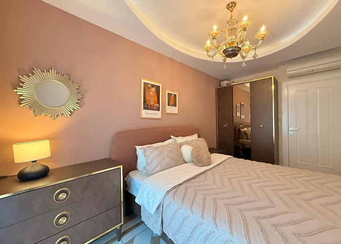 Sa Apartments! Cleopatra Beachfront 2bd Apartment Alanya