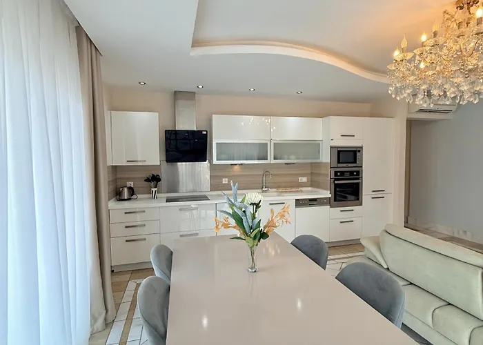 Sa Apartments! Cleopatra Beachfront 2bd