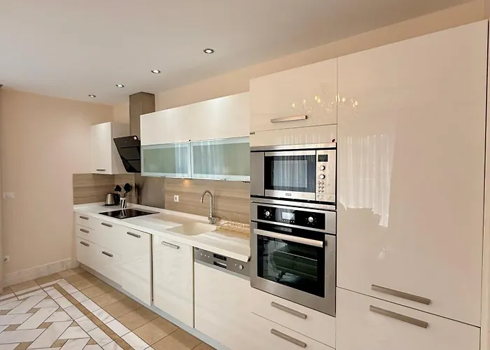 Sa Apartments! Cleopatra Beachfront 2bd * Alanya