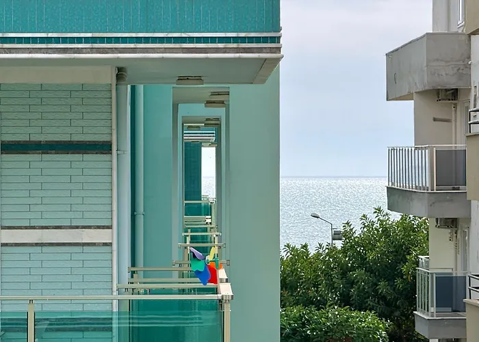 Sa Apartments! Cleopatra Beachfront 2bd * Alanya