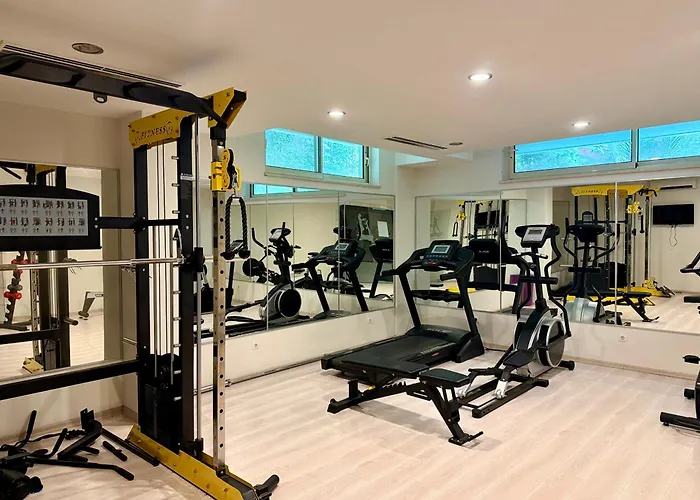 Sa Apartments! Cleopatra Beachfront 2bd Apartment Alanya