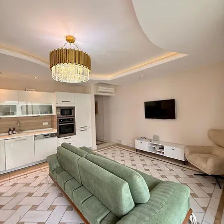 Sa Apartments! Cleopatra Beachfront 2bd شقة