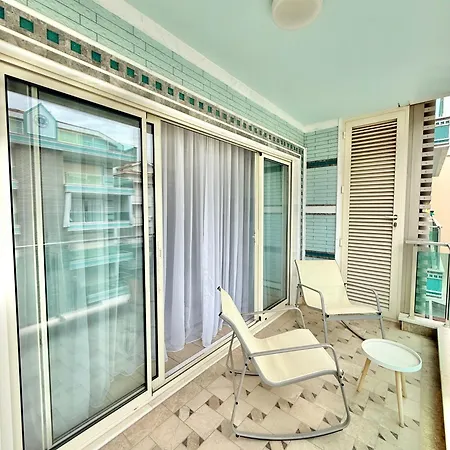 Sa Apartments! Cleopatra Beachfront 2bd ألانيا