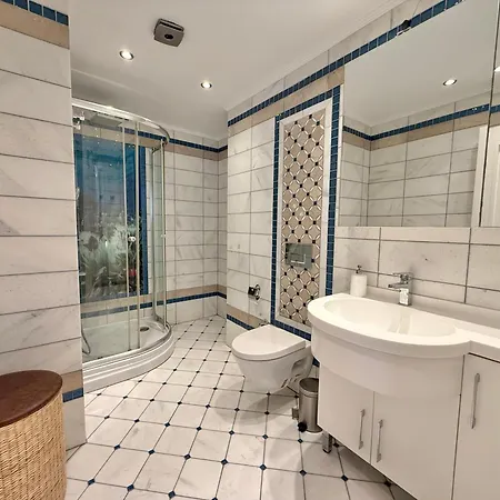 Sa Apartments! Cleopatra Beachfront 2bd * ألانيا