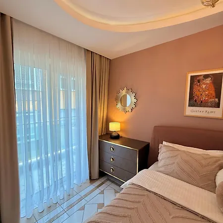 شقة Sa Apartments! Cleopatra Beachfront 2bd *