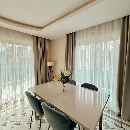 شقة Sa Apartments! Cleopatra Beachfront 2bd ألانيا