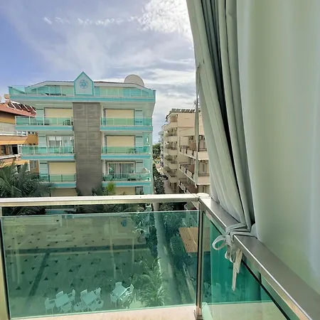 شقة Sa Apartments! Cleopatra Beachfront 2bd ألانيا